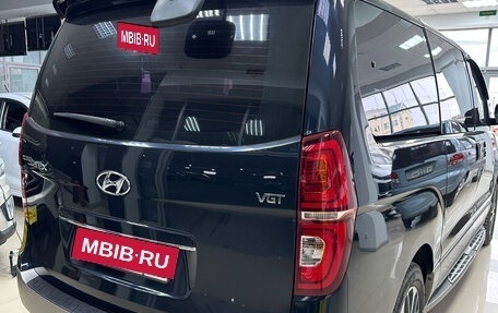 Hyundai Grand Starex Grand Starex I рестайлинг 2, 2019 год, 3 400 000 рублей, 4 фотография