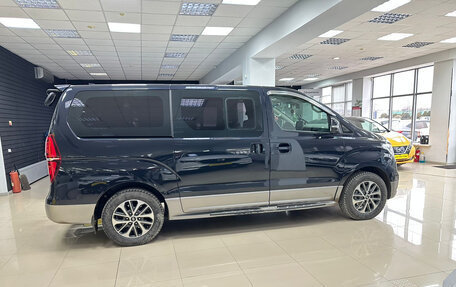 Hyundai Grand Starex Grand Starex I рестайлинг 2, 2019 год, 3 400 000 рублей, 7 фотография