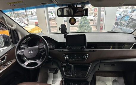 Hyundai Grand Starex Grand Starex I рестайлинг 2, 2019 год, 3 400 000 рублей, 15 фотография