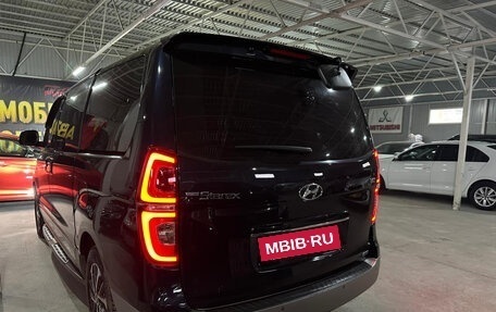 Hyundai Grand Starex Grand Starex I рестайлинг 2, 2019 год, 3 400 000 рублей, 9 фотография