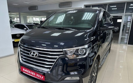 Hyundai Grand Starex Grand Starex I рестайлинг 2, 2019 год, 3 400 000 рублей, 10 фотография