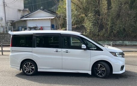 Honda Stepwgn IV, 2021 год, 2 127 000 рублей, 3 фотография