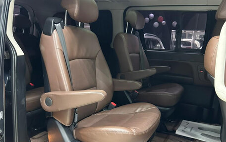 Hyundai Grand Starex Grand Starex I рестайлинг 2, 2019 год, 3 400 000 рублей, 20 фотография