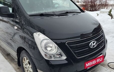 Hyundai H-1 II рестайлинг, 2012 год, 1 650 000 рублей, 2 фотография