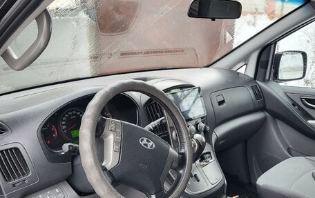 Hyundai H-1 II рестайлинг, 2012 год, 1 650 000 рублей, 7 фотография