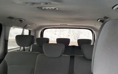 Hyundai H-1 II рестайлинг, 2012 год, 1 650 000 рублей, 10 фотография