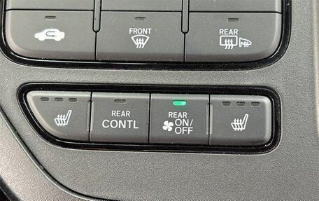 Honda Stepwgn, 2022 год, 2 555 000 рублей, 26 фотография