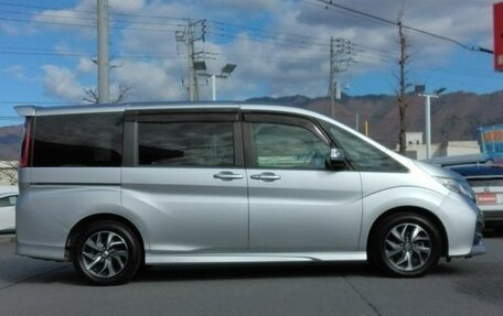 Honda Stepwgn IV, 2016 год, 1 564 000 рублей, 5 фотография