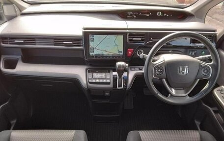 Honda Stepwgn IV, 2016 год, 1 564 000 рублей, 12 фотография