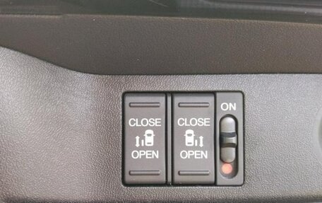 Honda Stepwgn IV, 2016 год, 1 564 000 рублей, 14 фотография