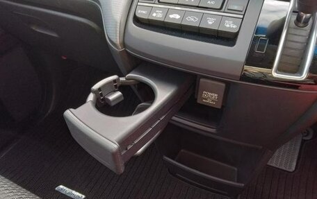 Honda Stepwgn IV, 2016 год, 1 564 000 рублей, 23 фотография