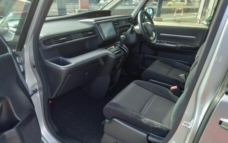 Honda Stepwgn IV, 2016 год, 1 564 000 рублей, 34 фотография