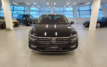 Volkswagen Passat B8 рестайлинг, 2021 год, 2 402 000 рублей, 3 фотография