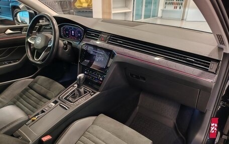 Volkswagen Passat B8 рестайлинг, 2021 год, 2 402 000 рублей, 7 фотография