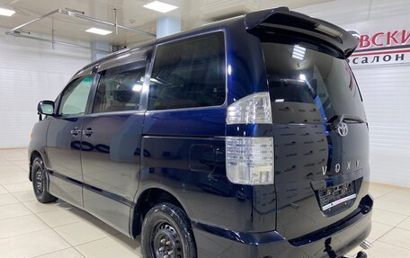 Toyota Voxy II, 2005 год, 940 000 рублей, 8 фотография