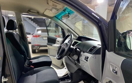 Toyota Voxy II, 2005 год, 940 000 рублей, 10 фотография