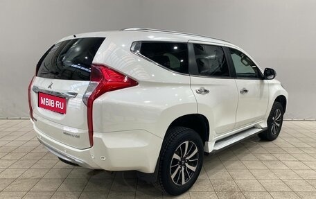 Mitsubishi Pajero Sport III рестайлинг, 2016 год, 3 209 000 рублей, 6 фотография