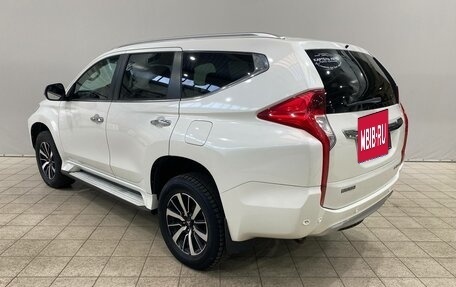 Mitsubishi Pajero Sport III рестайлинг, 2016 год, 3 209 000 рублей, 9 фотография