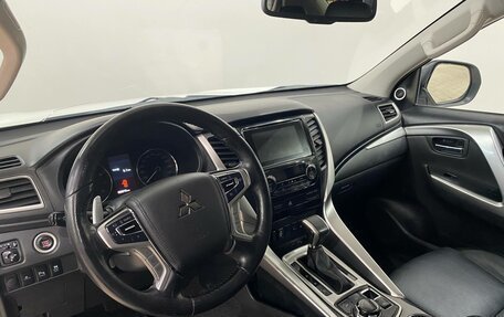 Mitsubishi Pajero Sport III рестайлинг, 2016 год, 3 209 000 рублей, 13 фотография