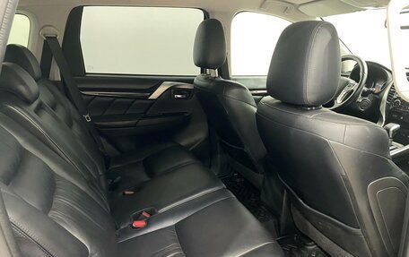 Mitsubishi Pajero Sport III рестайлинг, 2016 год, 3 209 000 рублей, 25 фотография