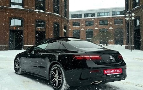 Mercedes-Benz E-Класс, 2019 год, 3 730 000 рублей, 4 фотография