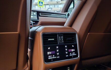 Porsche Cayenne III, 2018 год, 5 990 000 рублей, 3 фотография