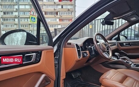 Porsche Cayenne III, 2018 год, 5 990 000 рублей, 16 фотография