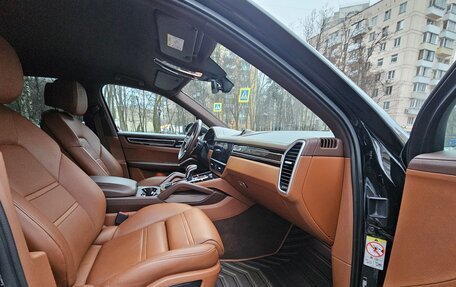 Porsche Cayenne III, 2018 год, 5 990 000 рублей, 24 фотография