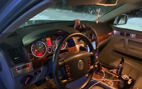 Volkswagen Touareg III, 2004 год, 1 100 000 рублей, 21 фотография