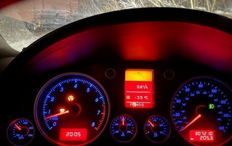 Volkswagen Touareg III, 2004 год, 1 100 000 рублей, 22 фотография