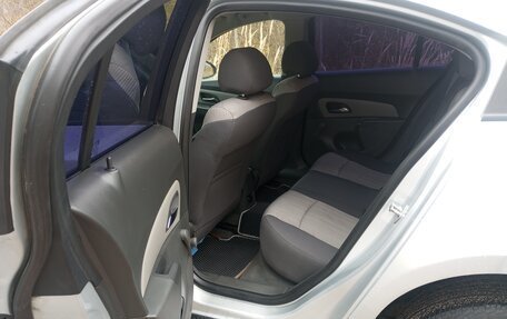 Chevrolet Cruze II, 2010 год, 410 000 рублей, 9 фотография