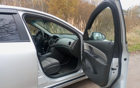 Chevrolet Cruze II, 2010 год, 410 000 рублей, 8 фотография