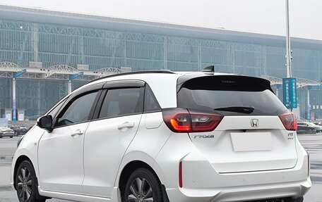 Honda Fit, 2021 год, 1 080 000 рублей, 5 фотография