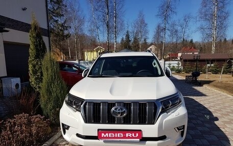 Toyota Land Cruiser Prado 150 рестайлинг 2, 2018 год, 5 700 000 рублей, 3 фотография