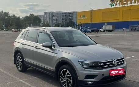 Volkswagen Tiguan II, 2018 год, 2 499 000 рублей, 2 фотография