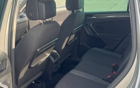 Volkswagen Tiguan II, 2018 год, 2 499 000 рублей, 9 фотография