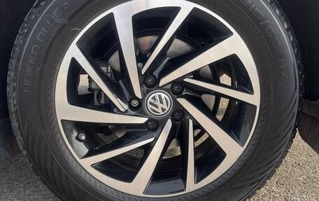 Volkswagen Tiguan II, 2018 год, 2 499 000 рублей, 11 фотография