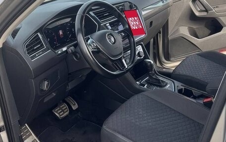 Volkswagen Tiguan II, 2018 год, 2 499 000 рублей, 6 фотография