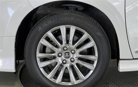 Toyota Harrier, 2019 год, 2 270 000 рублей, 17 фотография