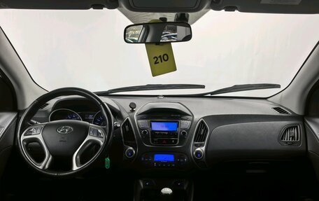 Hyundai ix35 I рестайлинг, 2012 год, 950 000 рублей, 10 фотография