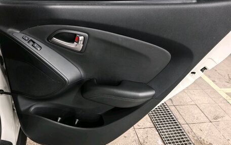 Hyundai ix35 I рестайлинг, 2012 год, 950 000 рублей, 15 фотография