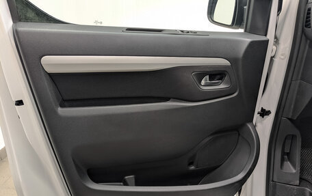 Peugeot Traveller I, 2018 год, 3 390 000 рублей, 19 фотография