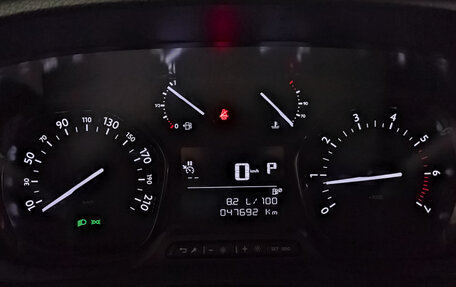 Peugeot Traveller I, 2018 год, 3 390 000 рублей, 16 фотография