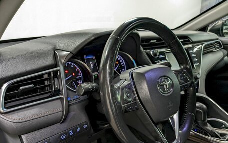 Toyota Camry, 2019 год, 2 590 000 рублей, 13 фотография