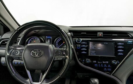 Toyota Camry, 2019 год, 2 590 000 рублей, 22 фотография