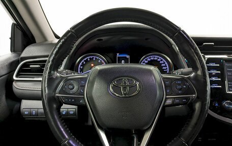 Toyota Camry, 2019 год, 2 590 000 рублей, 25 фотография