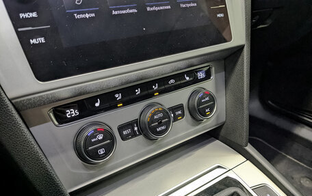 Volkswagen Passat B8 рестайлинг, 2018 год, 1 915 000 рублей, 29 фотография