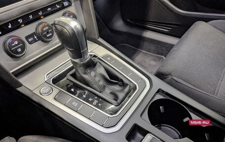 Volkswagen Passat B8 рестайлинг, 2018 год, 1 915 000 рублей, 28 фотография