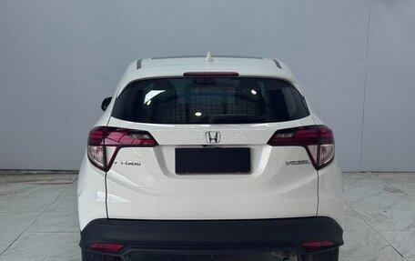 Honda Vezel, 2021 год, 1 560 000 рублей, 5 фотография