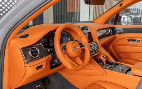 Bentley Bentayga I, 2025 год, 62 000 000 рублей, 9 фотография